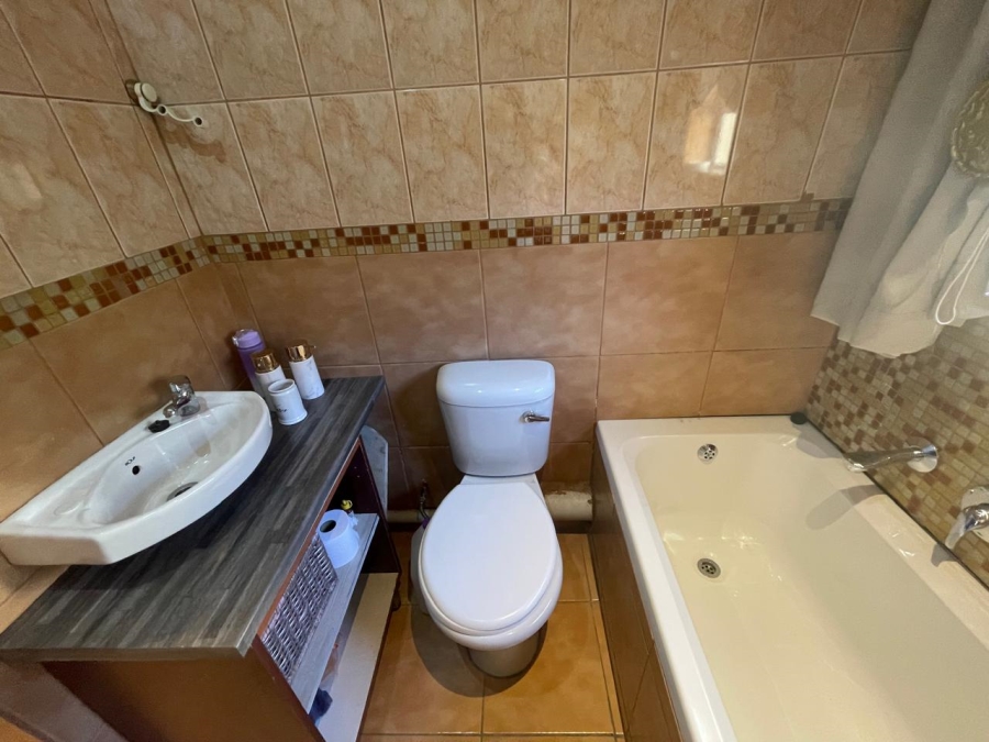 4 Bedroom Property for Sale in Doorn Free State
